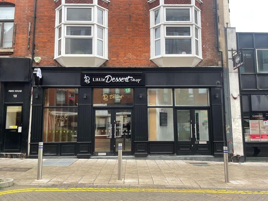 Stunning And Spacious 2Bed Flat In Central Woking Eksteriør bilde