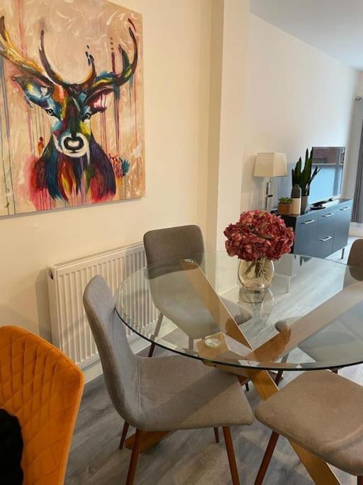Stunning And Spacious 2Bed Flat In Central Woking Eksteriør bilde